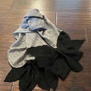 Lightweight grey and black self knit flower detail scarf